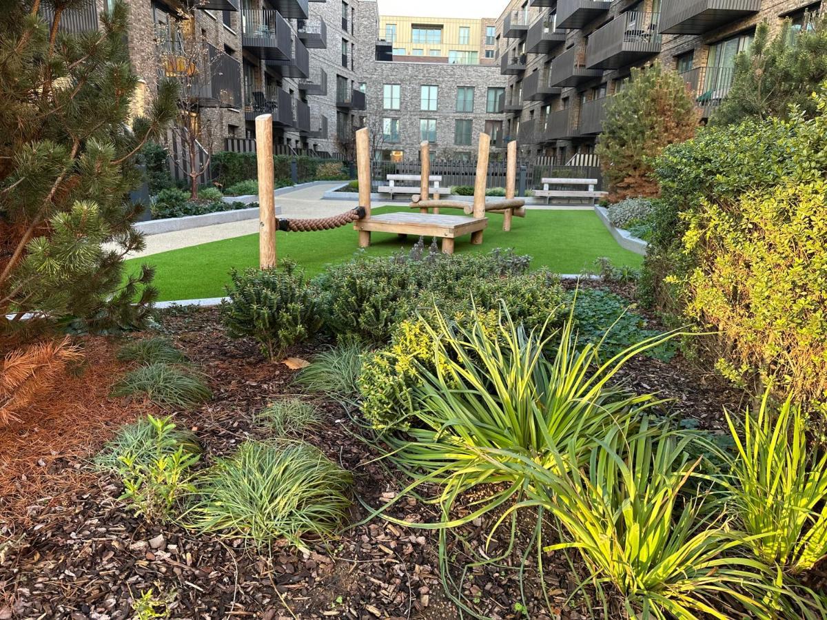 Luxury Spacious Flat With Communal Gardens And Parking 伦敦 外观 照片